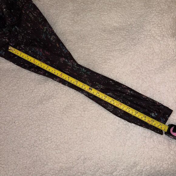 Athleta Lightning City Lights Multi Color Pattern Capri Leggings XXS EUC - Picture 9 of 11